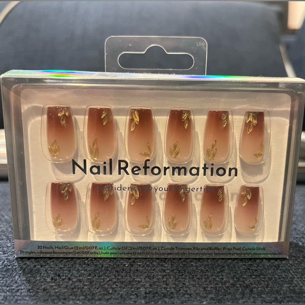 Nail Reformation Gold Leaf Short Coffin Press-on Nails